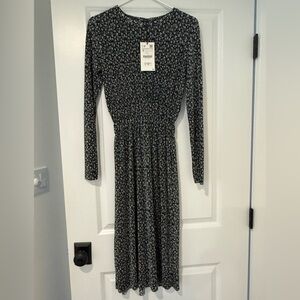 Zara Midi Dress - Monochrome Floral pattern NWT